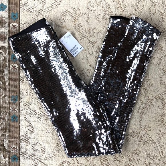 🌟 H&M Silver Sequin Pants - Picture 6 of 6